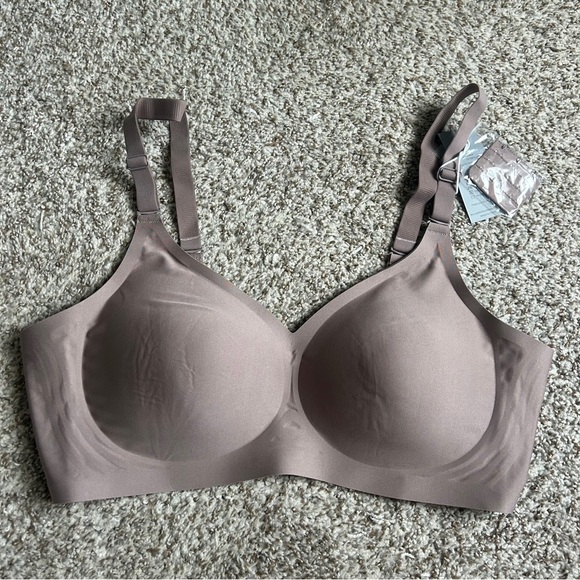 NWT Grey Beige Racerback Bras Full Coverage Supportive Wireless Push Up Seamless - Picture 1 of 8